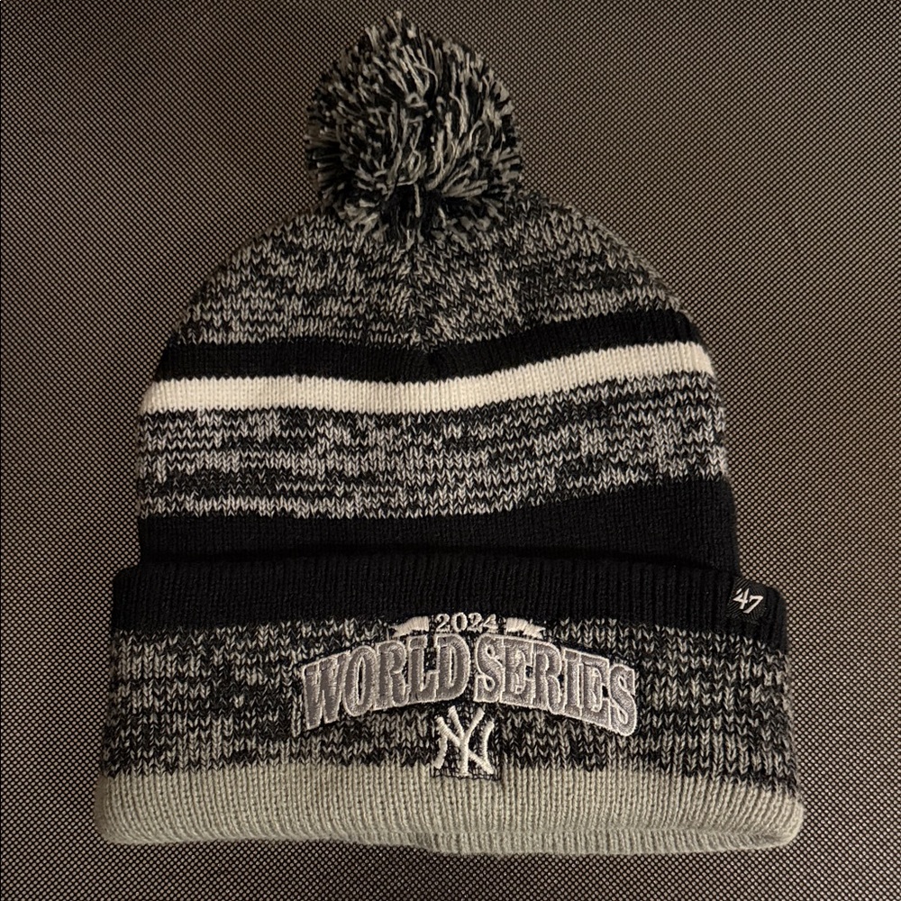 47 Brand 24 Yankees World Series Knit Beanie - Black and Gray